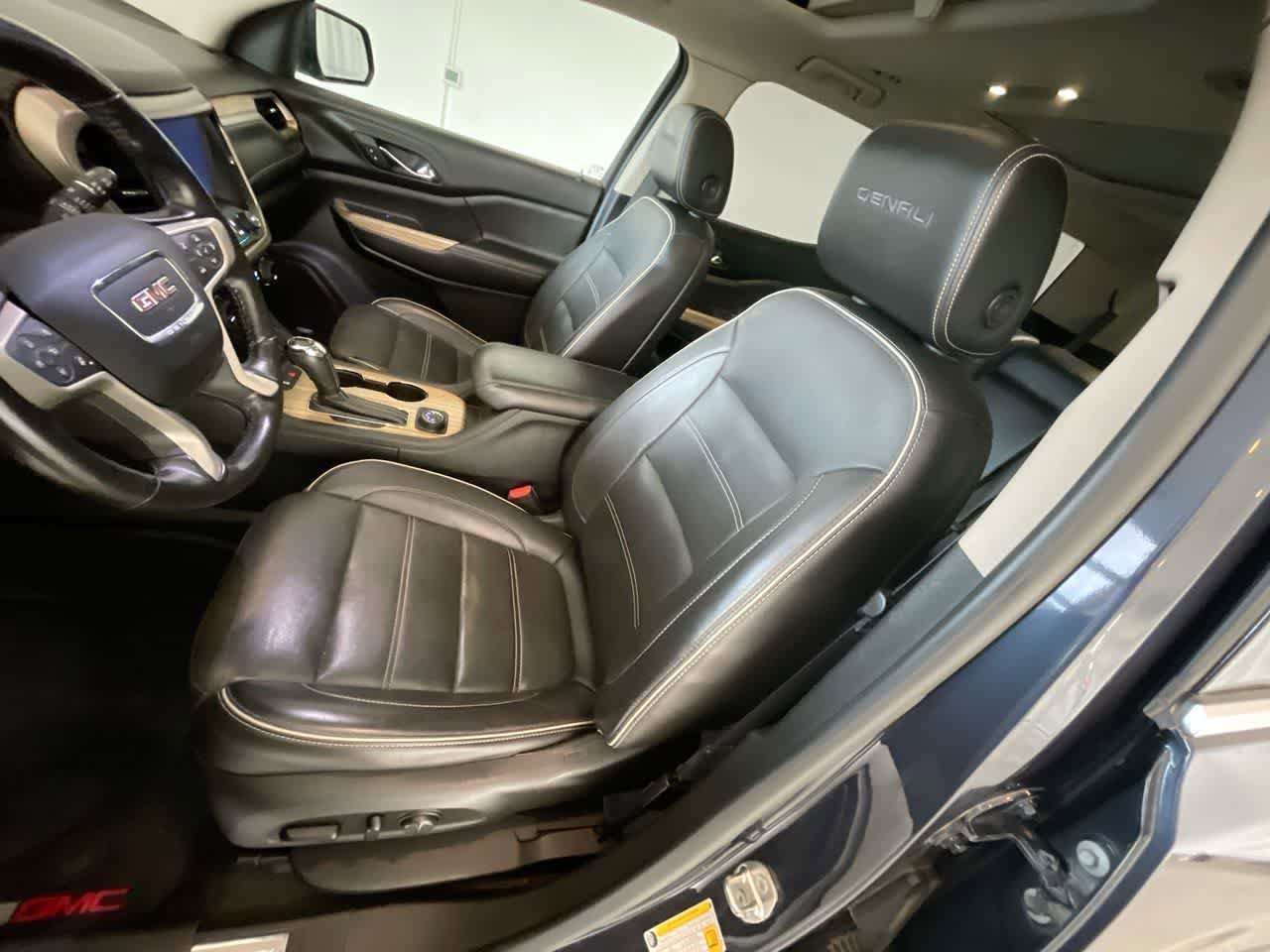Used 2018 GMC Acadia Denali w/ Technology Package AWD/4WD image 11