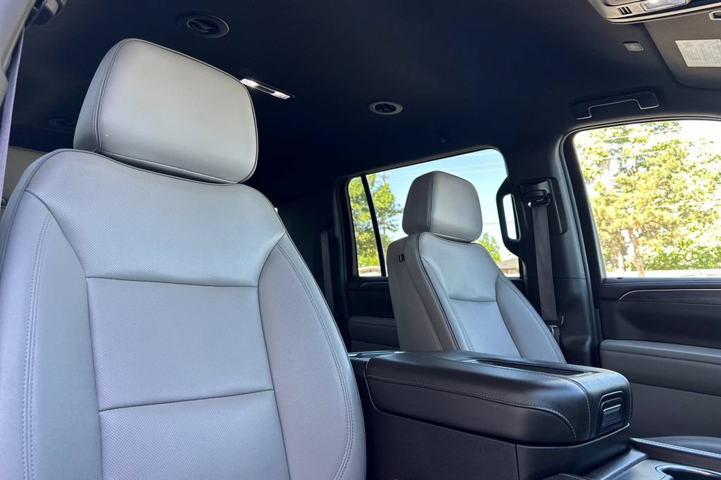 Used 2023 GMC Yukon XL SLT w/ SLT Luxury Package AWD/4WD image 19
