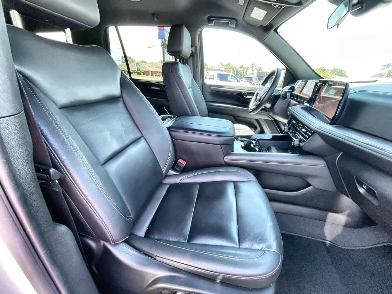 Used 2025 Chevrolet Tahoe LT RWD image 27