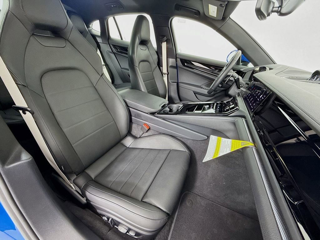 Certified 2025 Porsche Panamera RWD image 30
