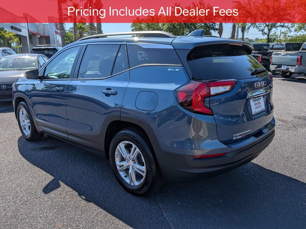 Used 2024 GMC Terrain SLE w/ Driver Convenience Package FWD image 6