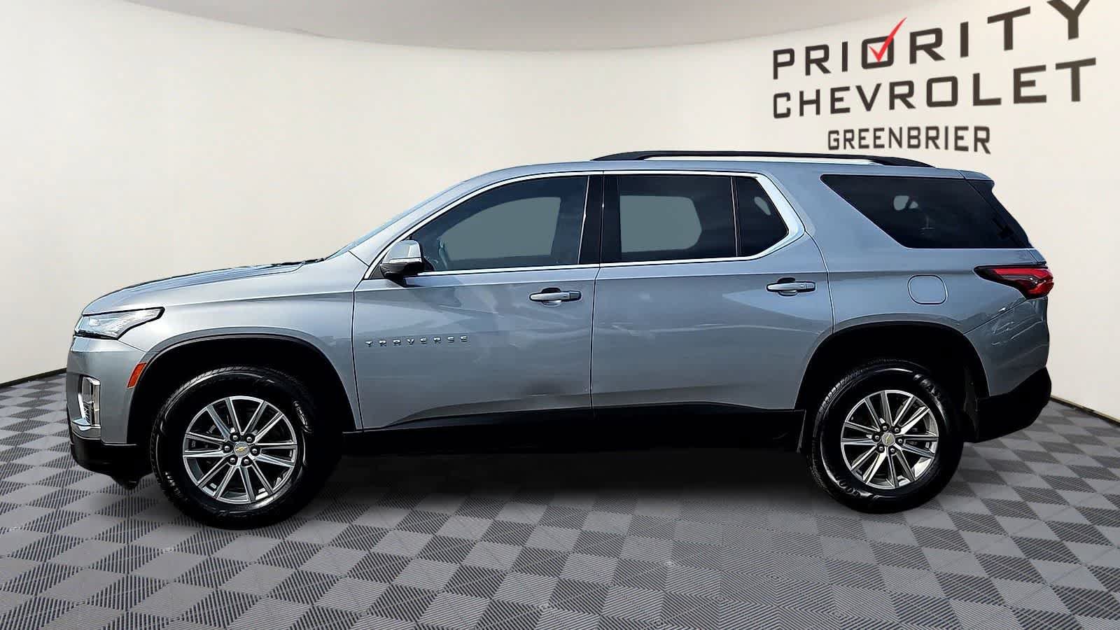 Used 2023 Chevrolet Traverse LT FWD image 5