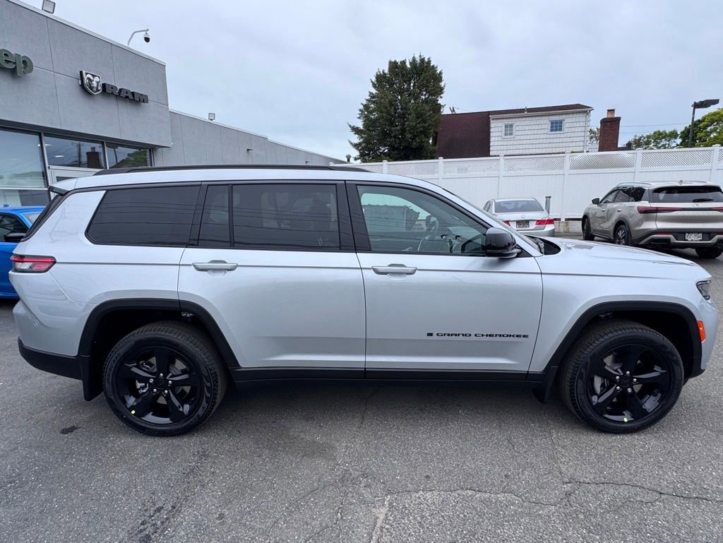 New 2026 Jeep Grand Cherokee L Limited AWD/4WD image 9