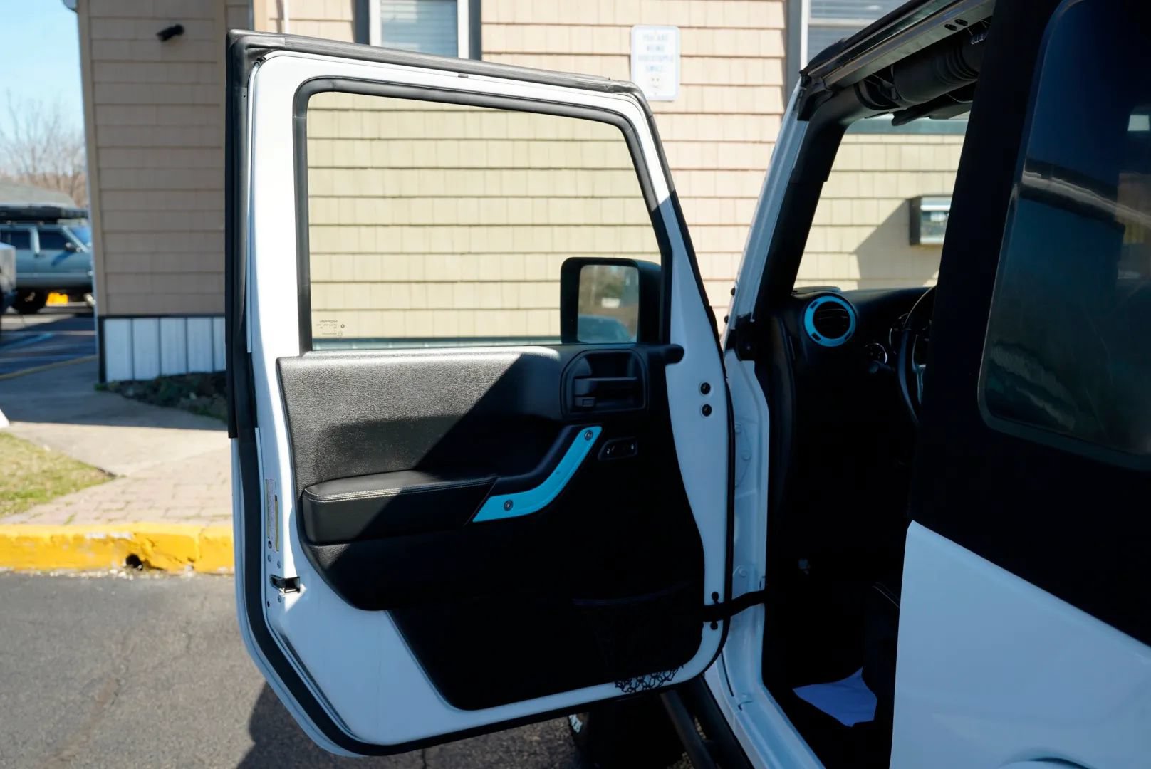 Used 2018 Jeep Wrangler Sport AWD/4WD image 19