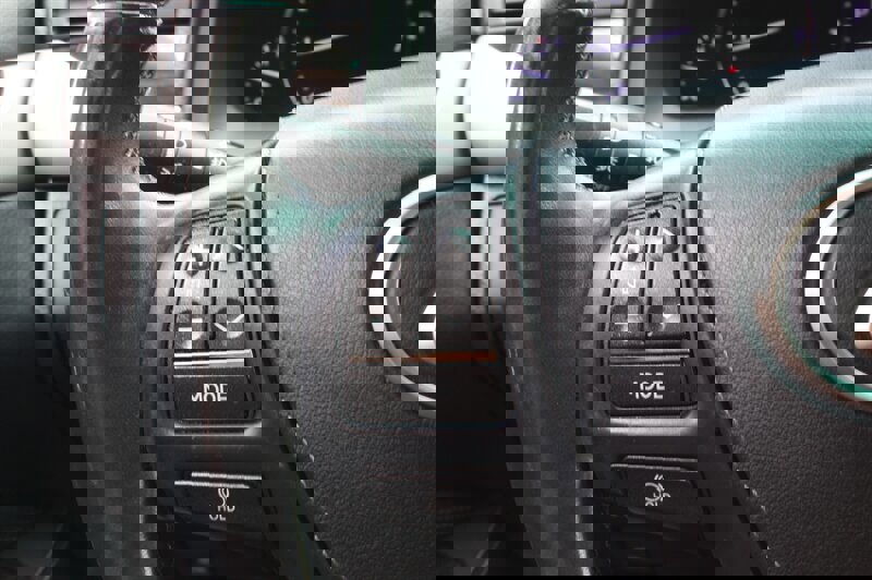 Used 2013 Lexus LS 460 w/ Comfort Pkg image 12