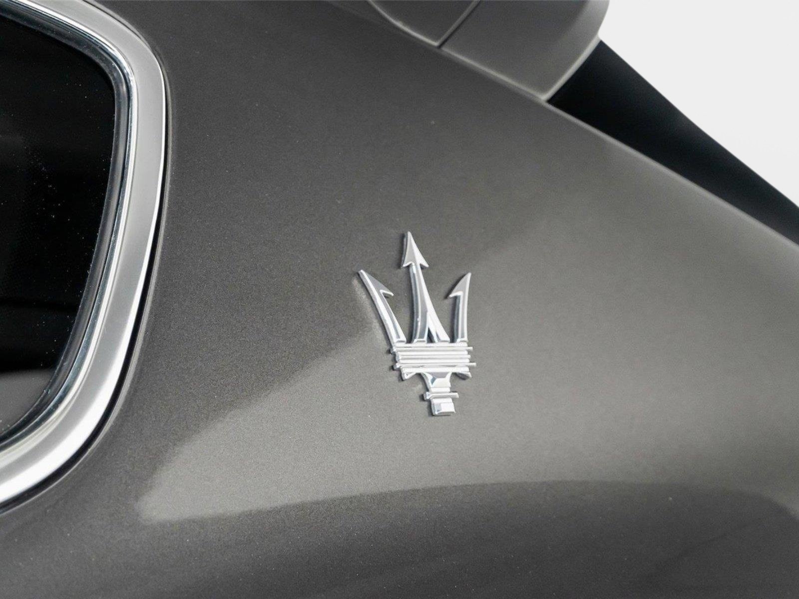Used 2022 Maserati Levante GT AWD/4WD image 28