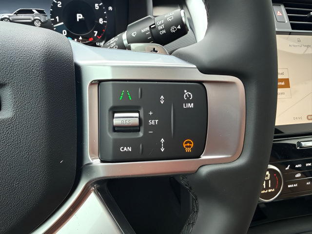 Certified 2026 Land Rover Discovery Limited Edition AWD/4WD image 19