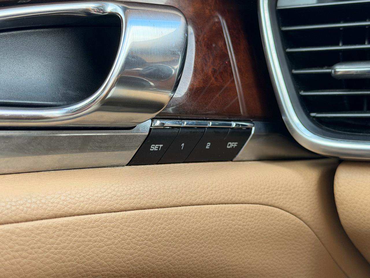 Used 2011 Porsche Panamera 4 image 18