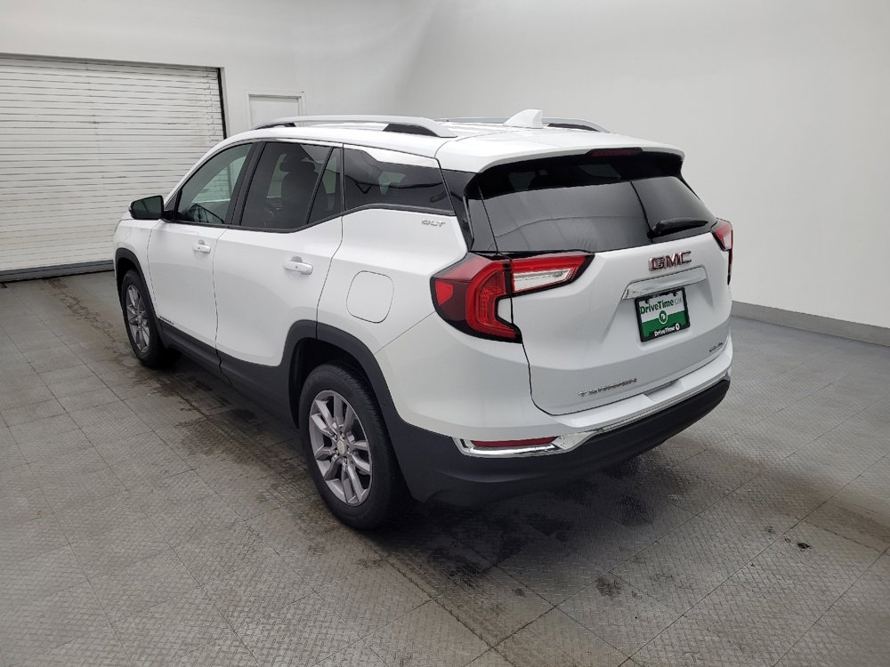 Used 2024 GMC Terrain SLT AWD/4WD image 3