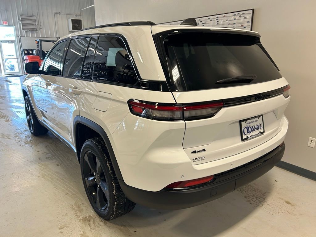 New 2025 Jeep Grand Cherokee Laredo image 26