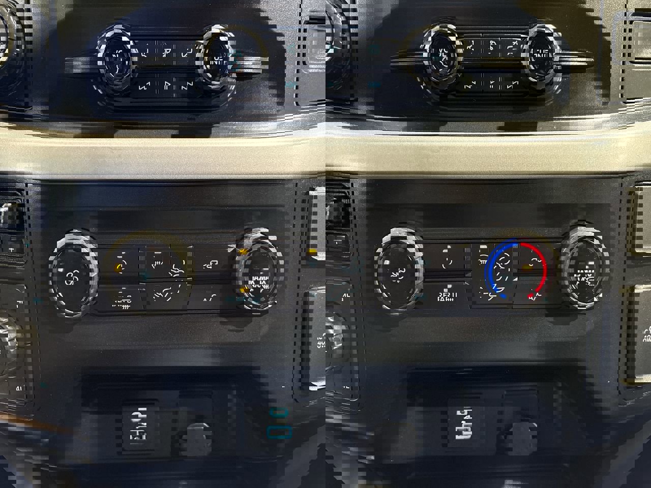 Used 2022 Ford F150 XLT w/ Trailer Tow Package image 18