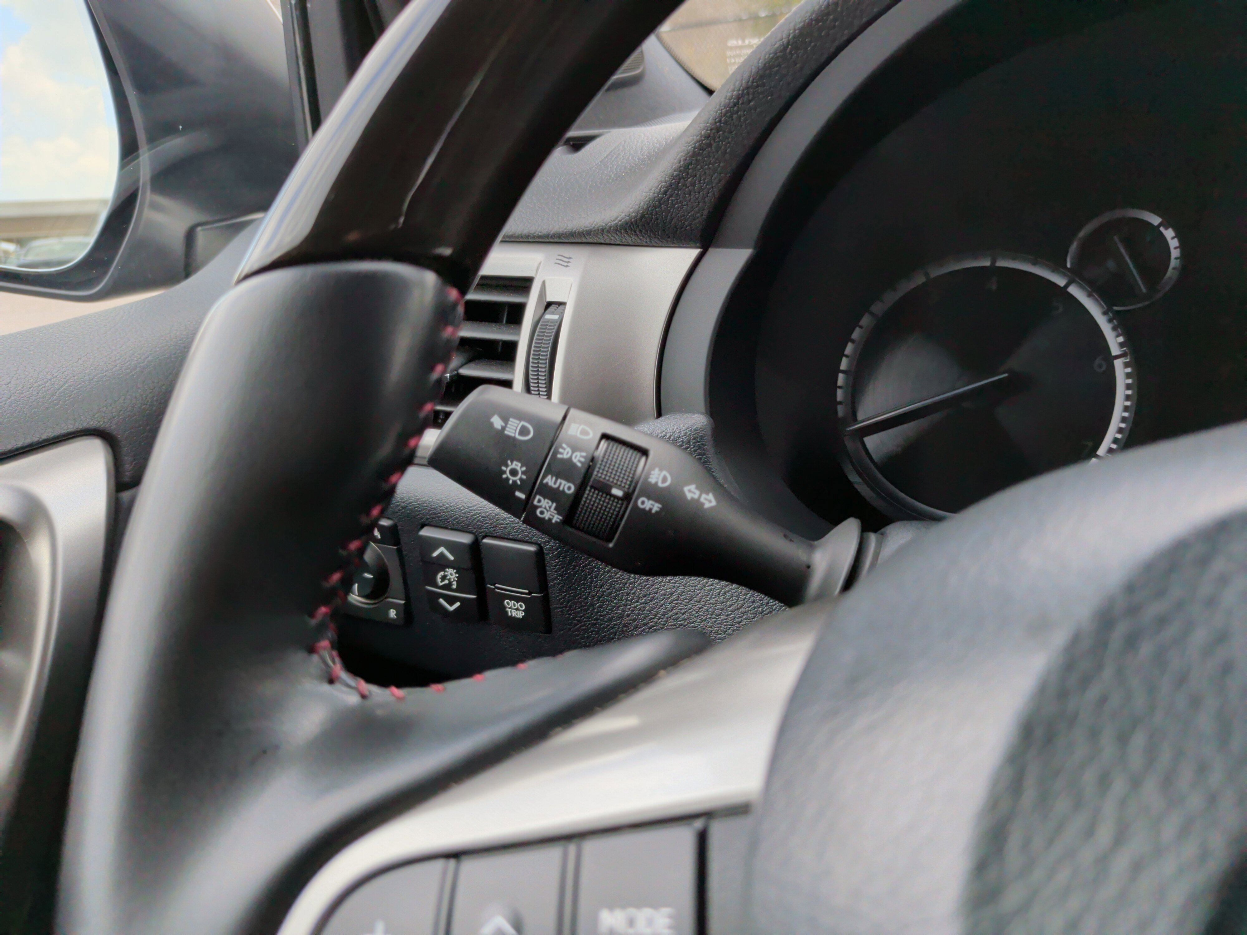 Used 2023 Lexus GX 460 Premium w/ Premium Package image 23