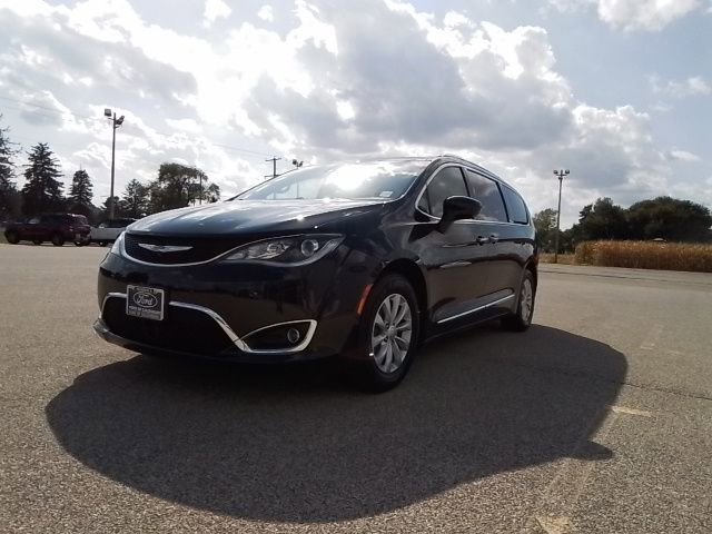 Used 2018 Chrysler Pacifica Touring-L w/ Advanced Safetytec Group