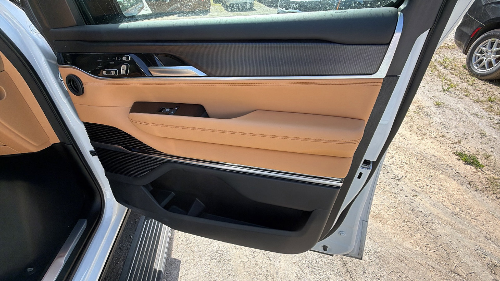 Used 2025 Jeep Grand Wagoneer Series III w/ Rear Seat Video Group 1 AWD/4WD image 19