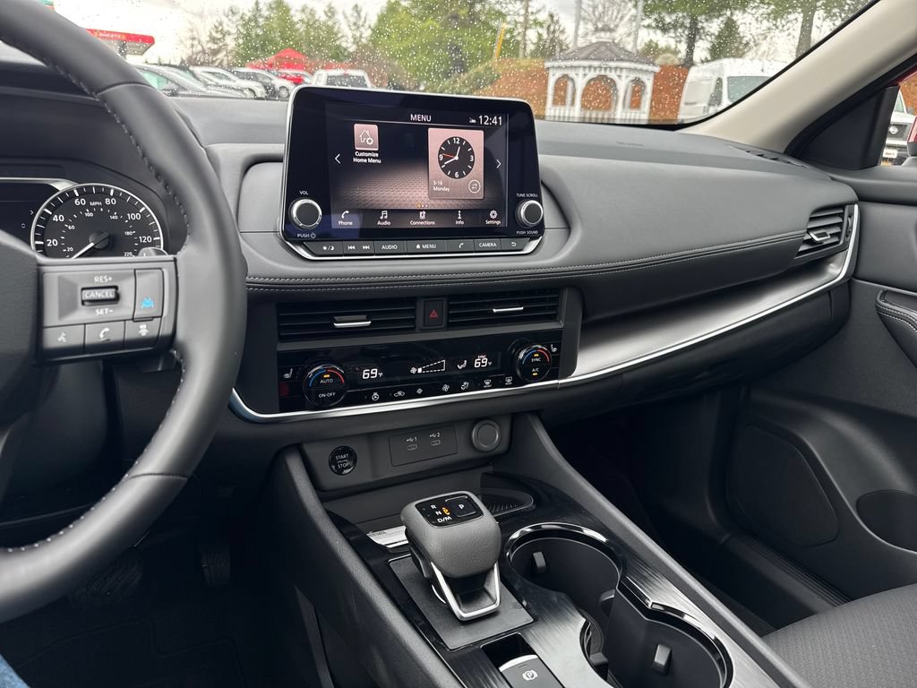 New 2026 Nissan Rogue SV w/ SV Premium Package AWD/4WD image 18