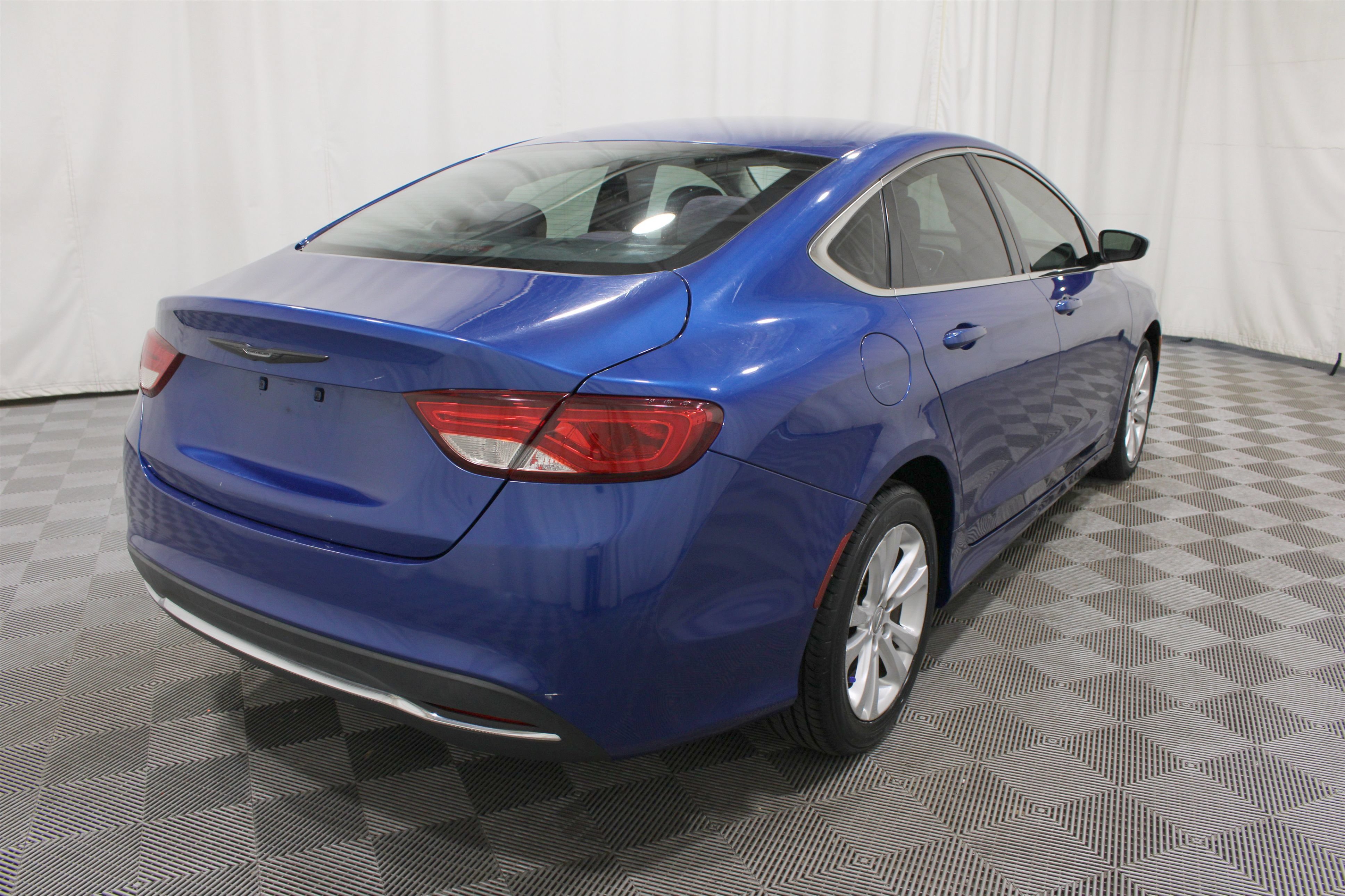 Used 2015 Chrysler 200 Limited FWD image 24