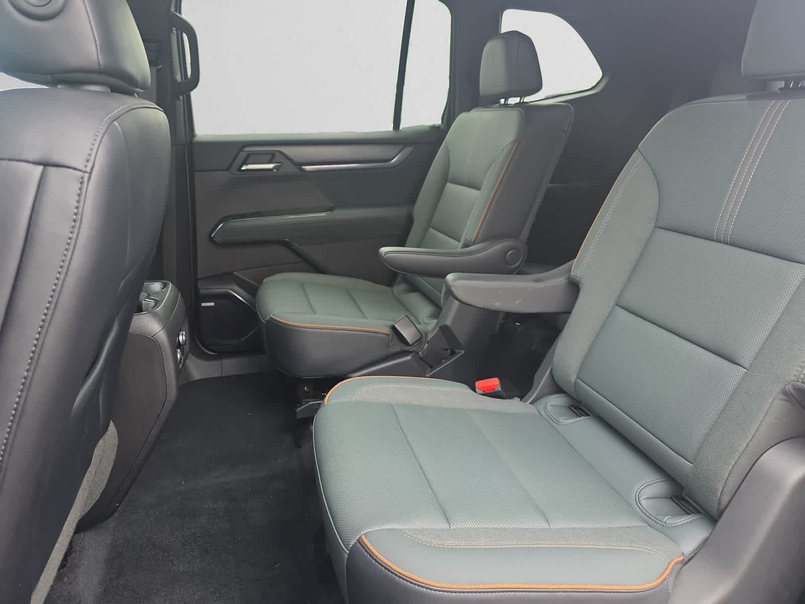 Used 2024 GMC Acadia AT4 AWD/4WD image 13