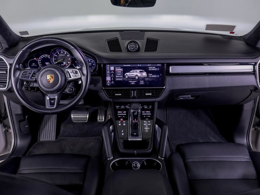 Certified 2020 Porsche Cayenne Turbo S AWD/4WD image 7