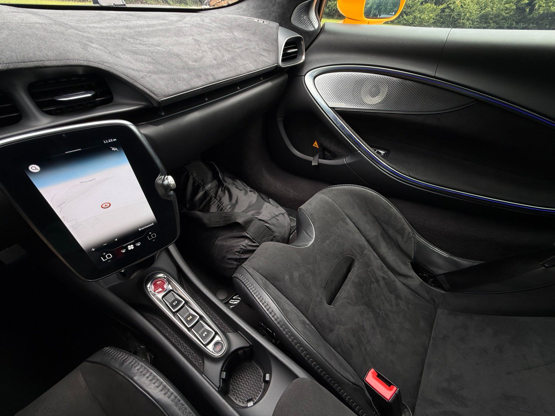 Used 2024 McLaren Artura RWD image 30