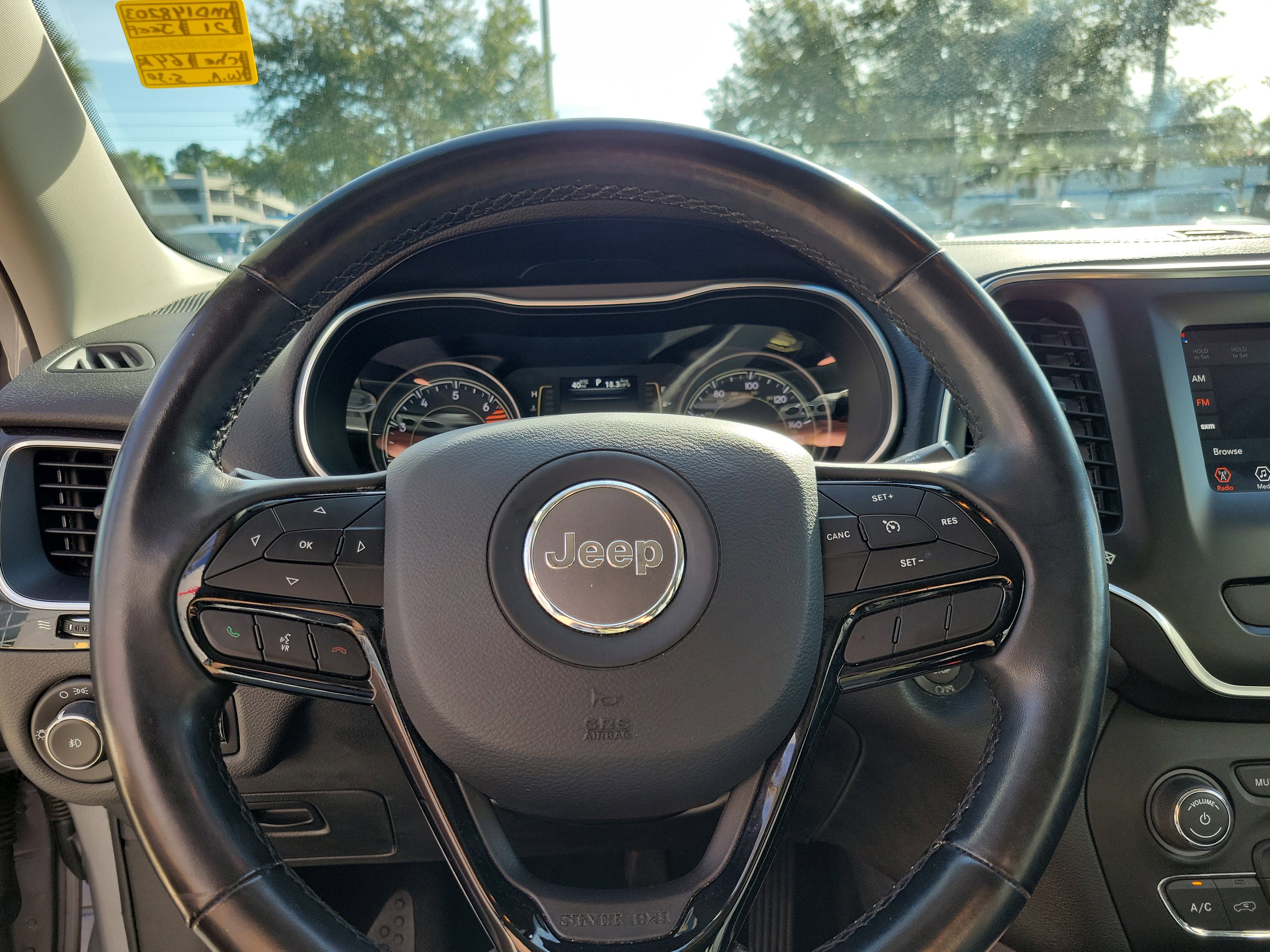Used 2021 Jeep Cherokee Latitude Plus AWD/4WD image 16