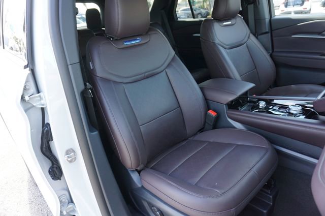 New 2026 Ford Explorer Platinum RWD image 2