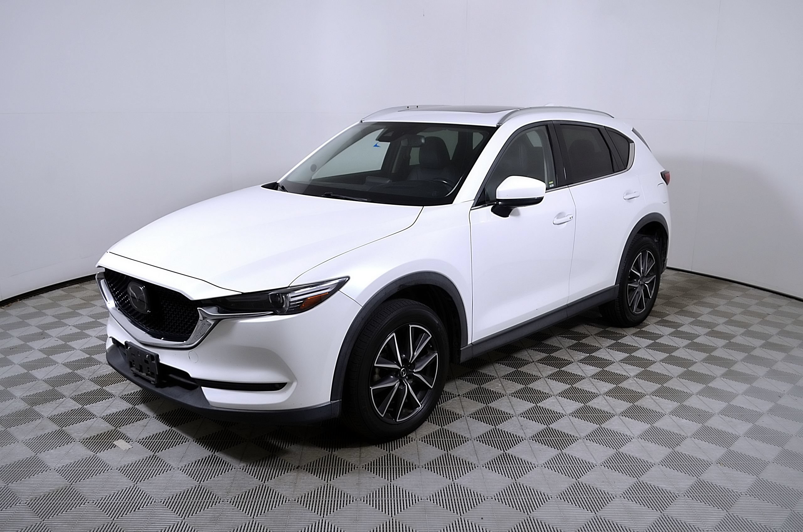 Used 2018 MAZDA CX-5 Grand Touring w/ Premium Package AWD/4WD image 3