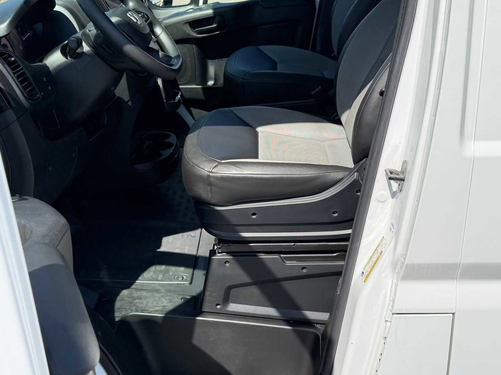 Used 2025 RAM ProMaster 2500 w/ Convenience Group FWD image 24