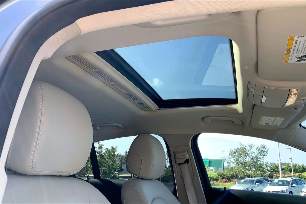 Used 2023 Mercedes-Benz GLC 300 4MATIC Coupe image 22