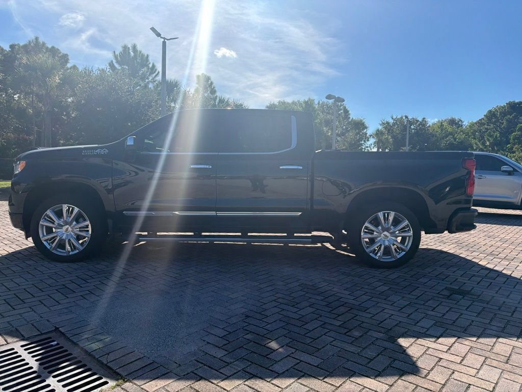 Used 2024 Chevrolet Silverado 1500 High Country w/ High Country Premium Package AWD/4WD image 6