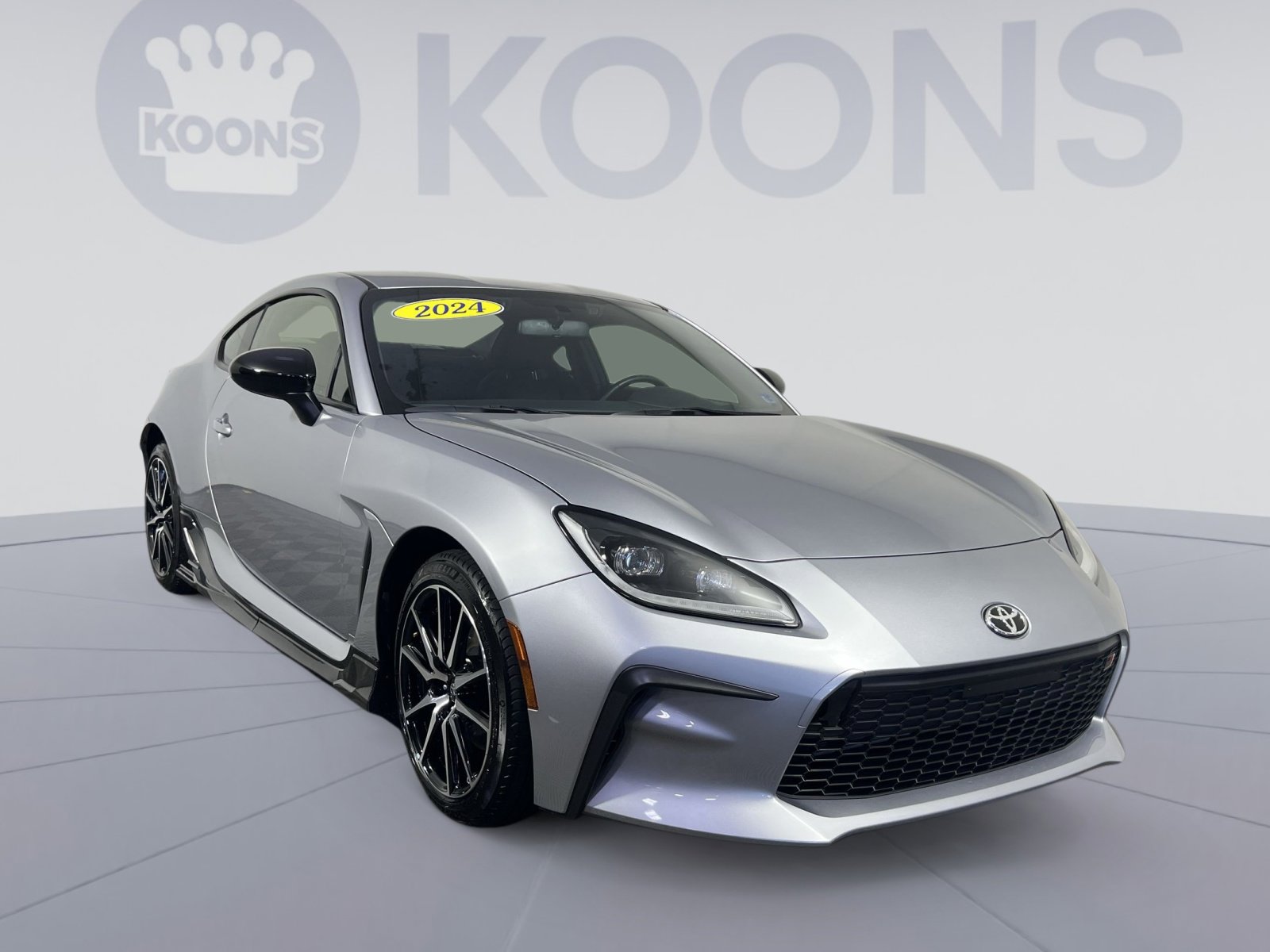 Used 2024 Toyota GR86 image 2