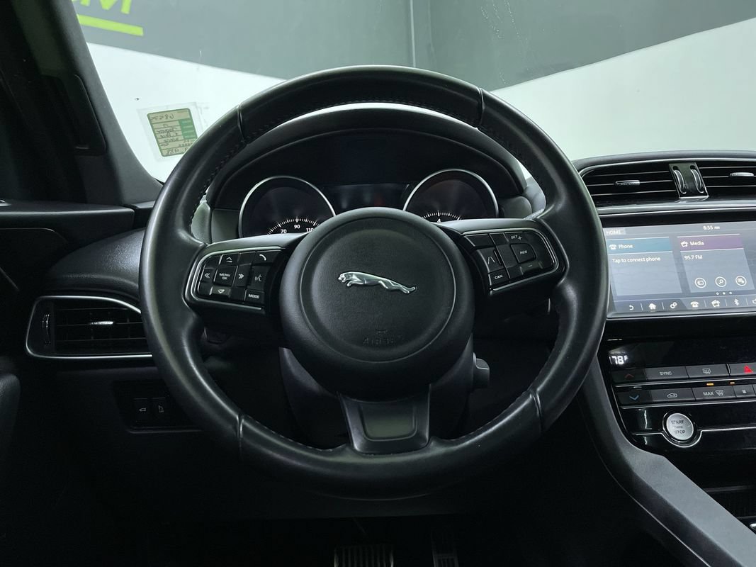 Used 2019 Jaguar F-PACE Premium AWD/4WD image 20