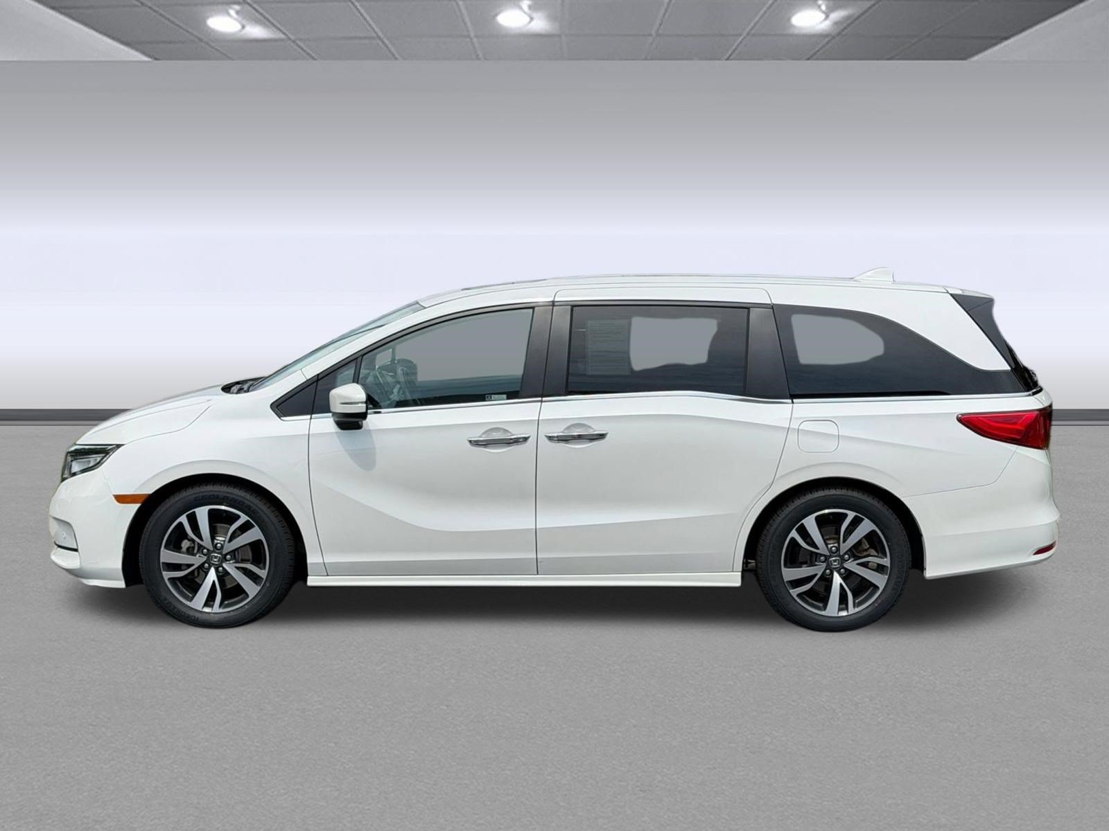 Used 2023 Honda Odyssey Touring image 2