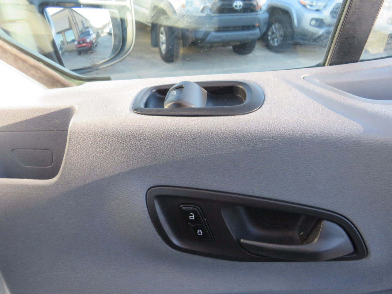 Used 2018 Ford Transit 350 148 Medium Roof image 23