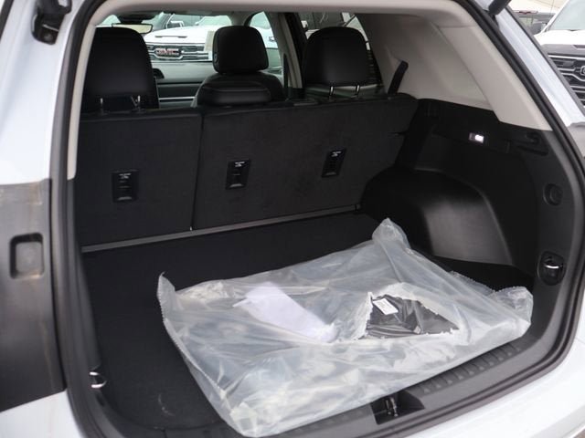 New 2026 GMC Terrain Denali w/ LPO, Black Badging Package AWD/4WD image 9