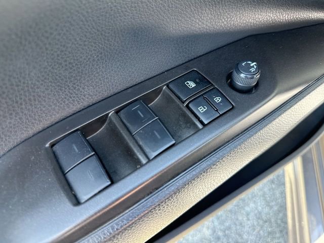 Used 2023 Toyota Camry SE w/ Cold Weather Package FWD image 13
