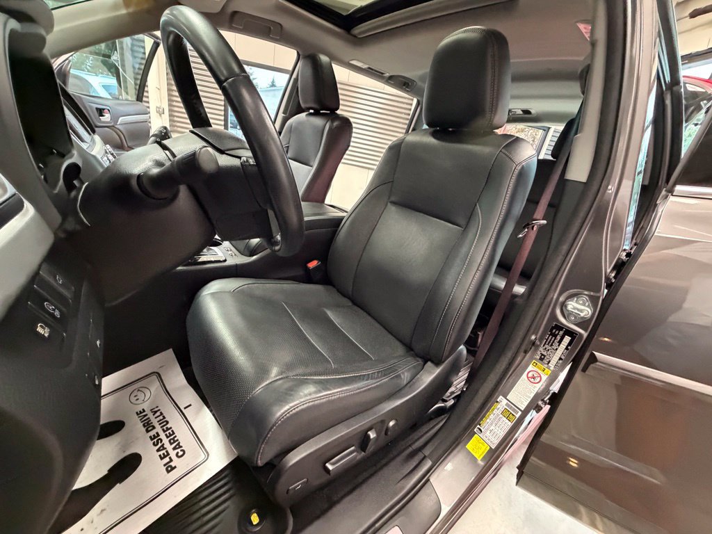 Used 2017 Toyota Highlander Limited AWD/4WD image 9