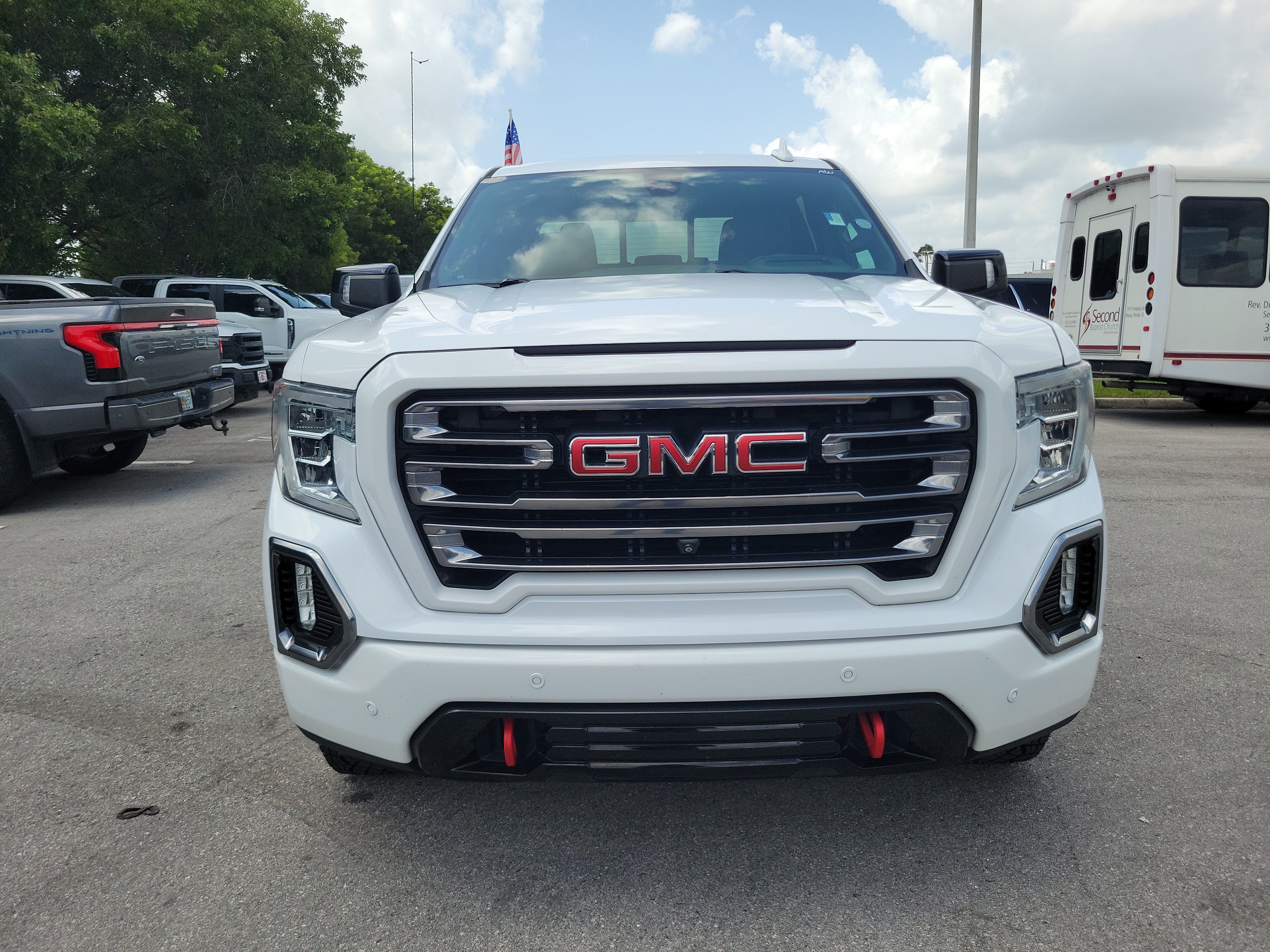 Used 2020 GMC Sierra 1500 AT4 w/ AT4 Premium Package AWD/4WD image 2