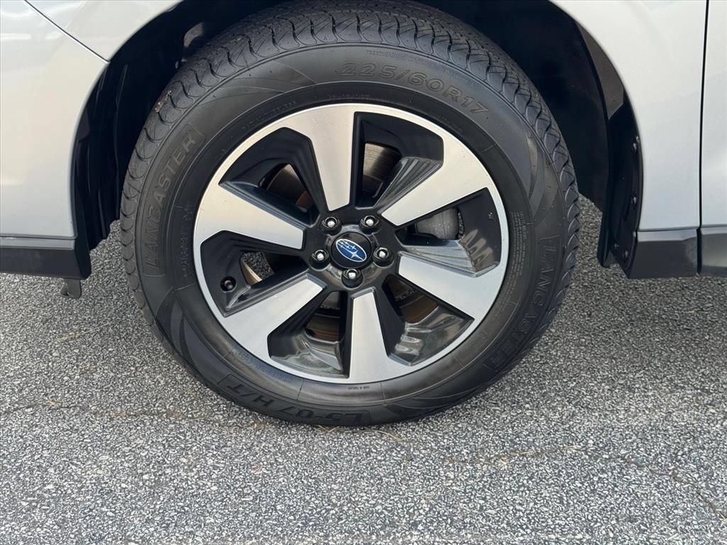 Used 2017 Subaru Forester 2.5i Premium w/ Popular Package #2A AWD/4WD image 9