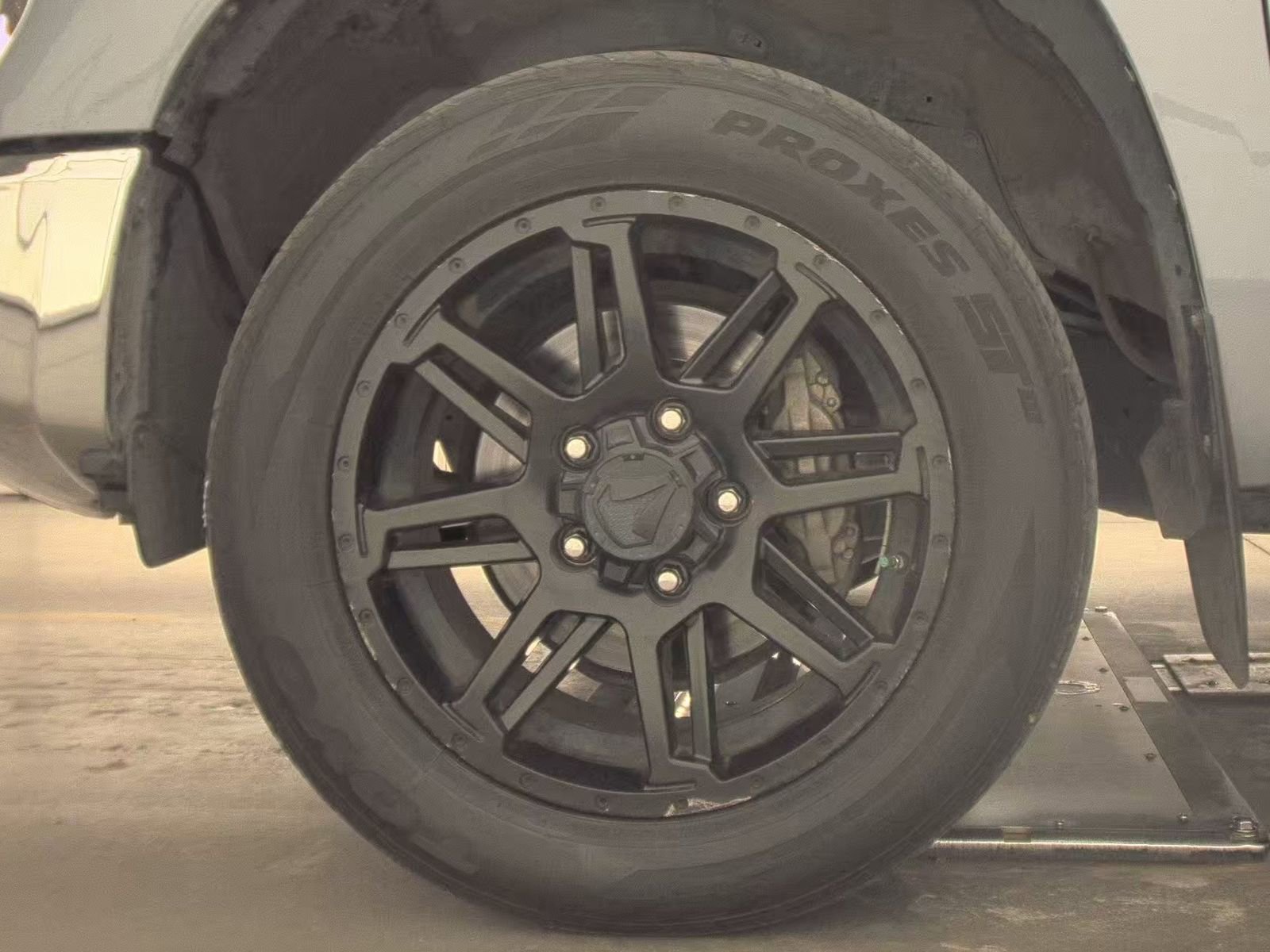 Used 2020 Toyota Tundra SR5 w/ SR5 Leather Package image 9