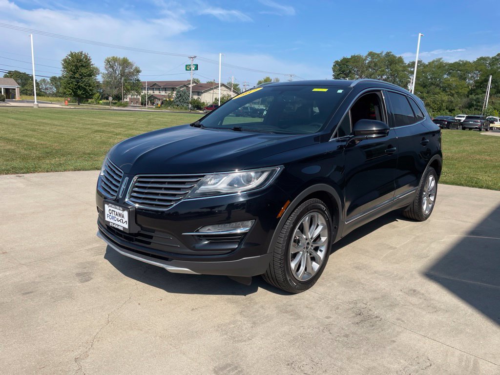 Used 2017 Lincoln MKC Select w/ Select Plus Package FWD image 2