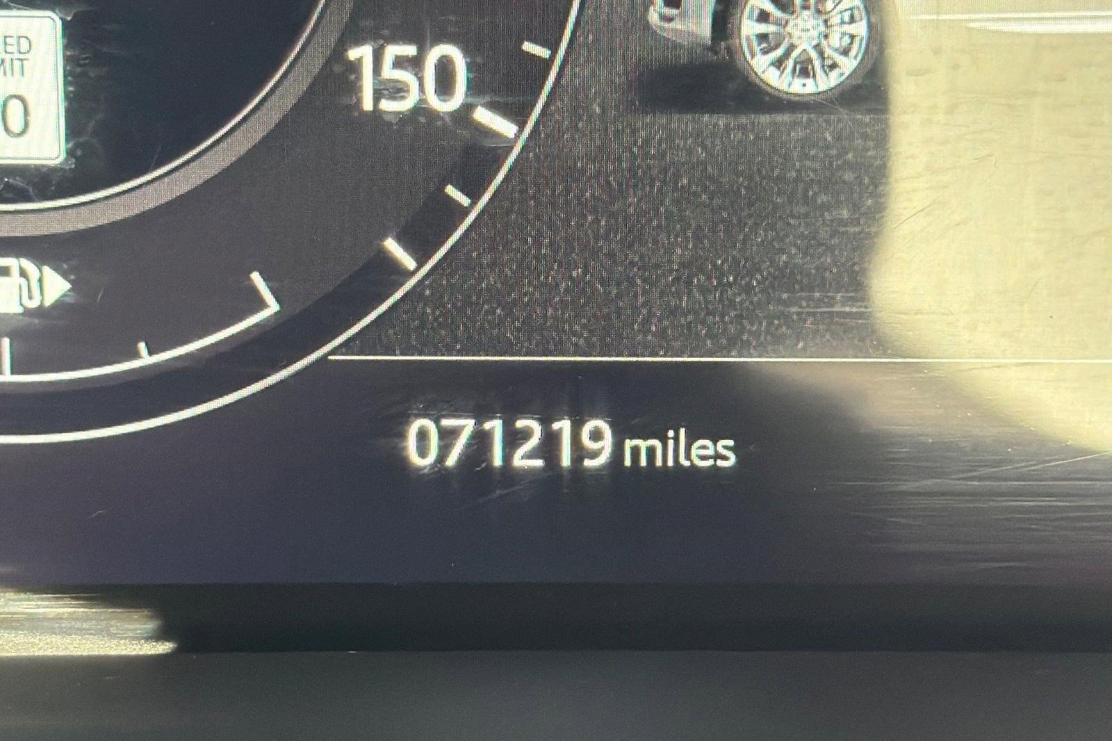 Used 2019 Land Rover Range Rover Sport SE AWD/4WD image 19