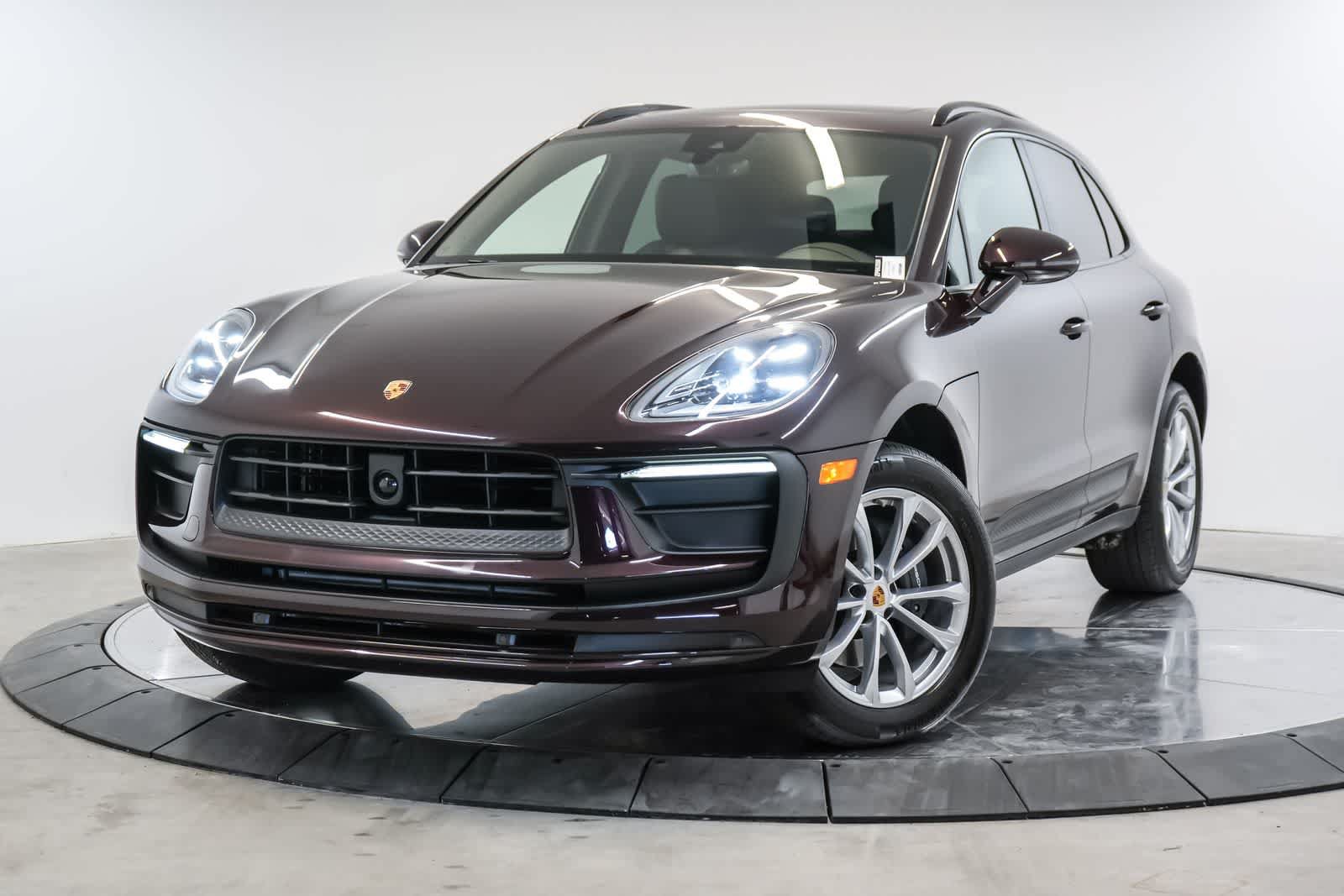 Certified 2024 Porsche Macan AWD/4WD image 1