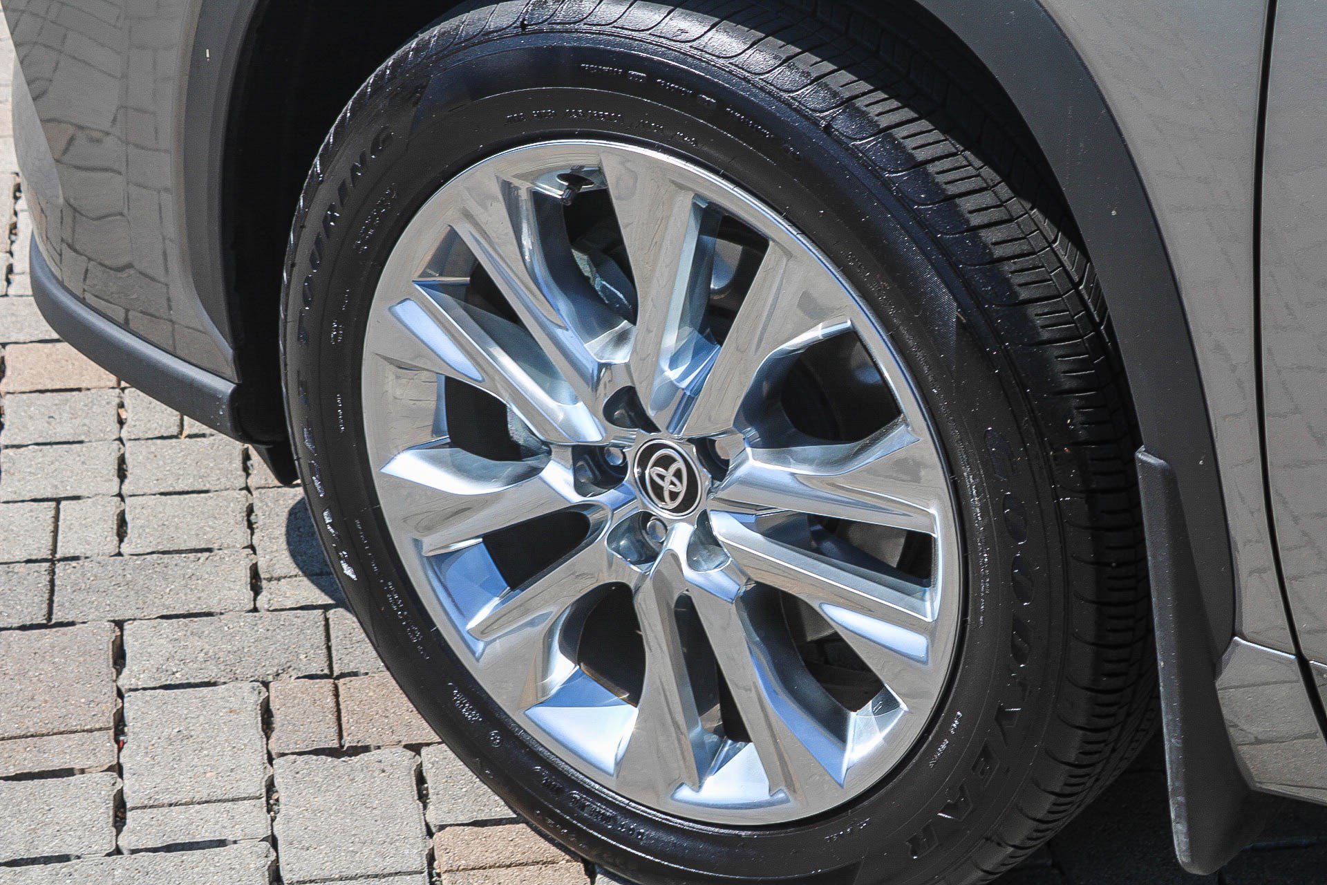 Certified 2026 Toyota Highlander Limited AWD/4WD image 13