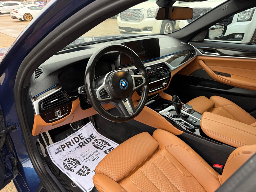 Used 2022 BMW 530e w/ Premium Package image 20