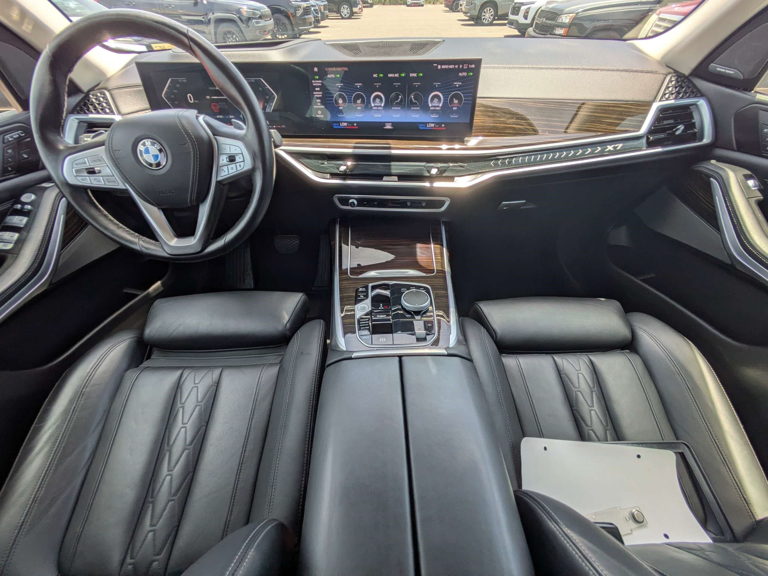 Used 2023 BMW X7 xDrive40i AWD/4WD image 14