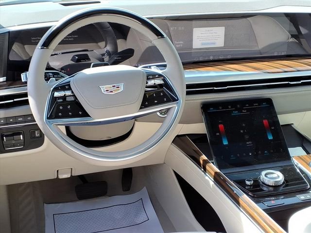 New 2026 Cadillac Escalade ESV Platinum Sport w/ LPO, ONYX Package AWD/4WD image 8