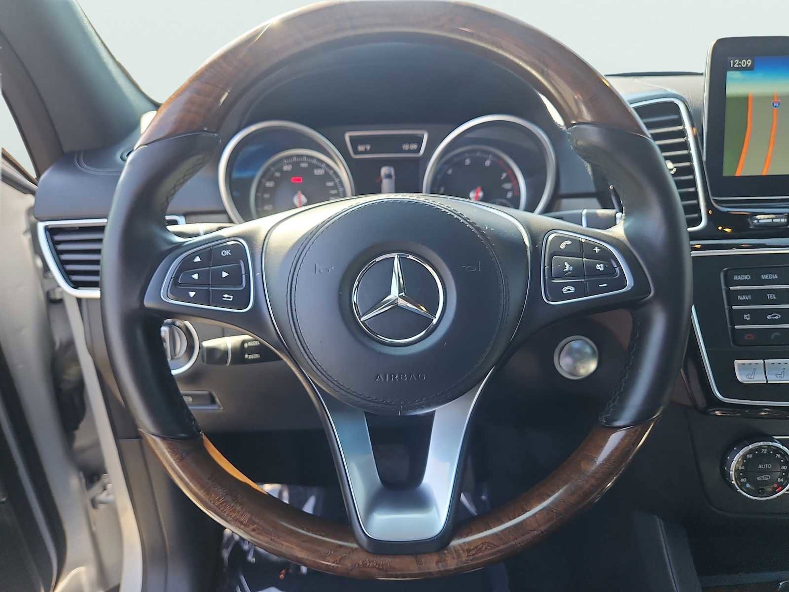 Used 2017 Mercedes-Benz GLS 450 4MATIC image 32