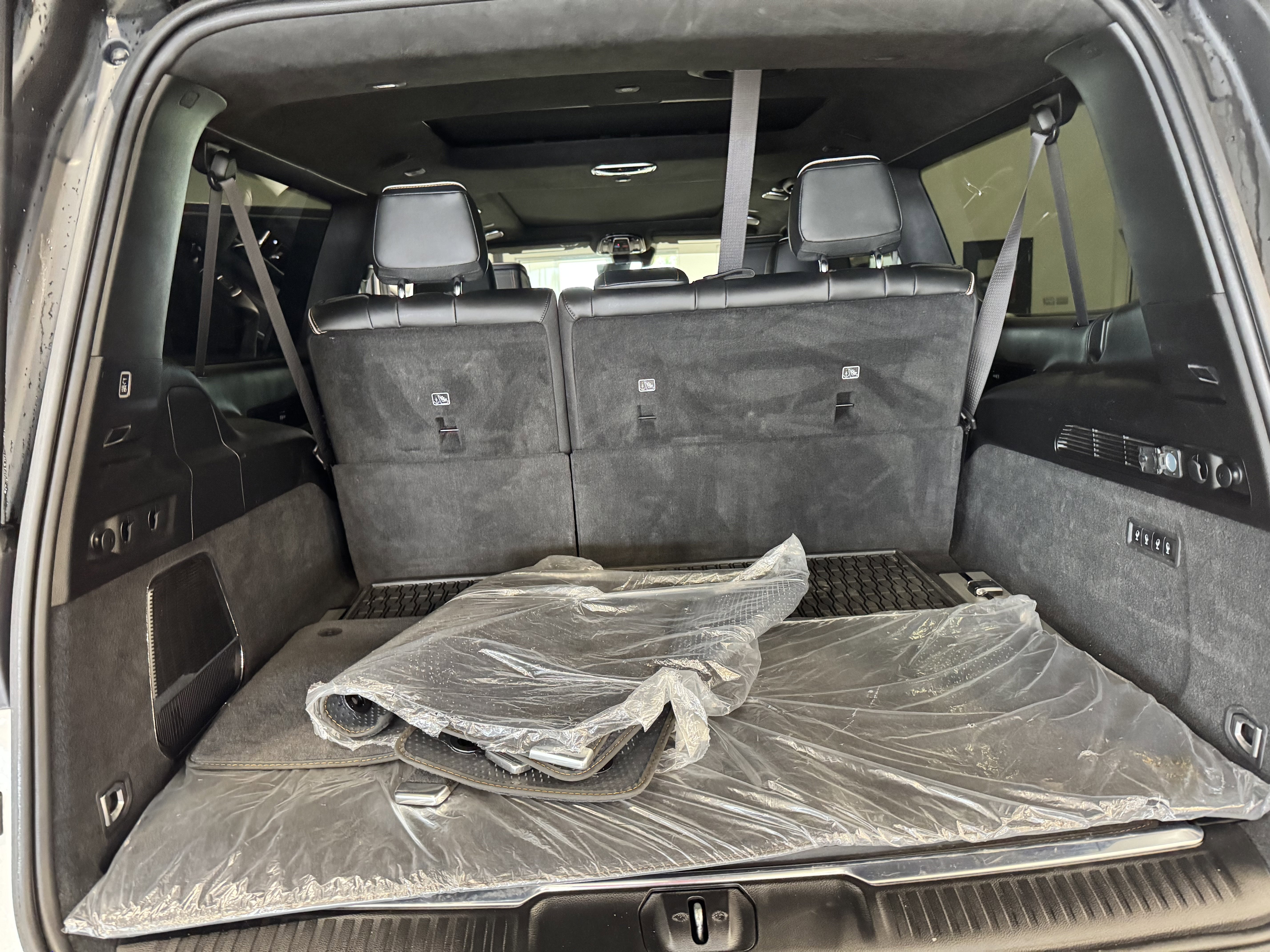 Used 2025 Jeep Grand Wagoneer L Series III w/ Quick Order Packagew 28T image 34