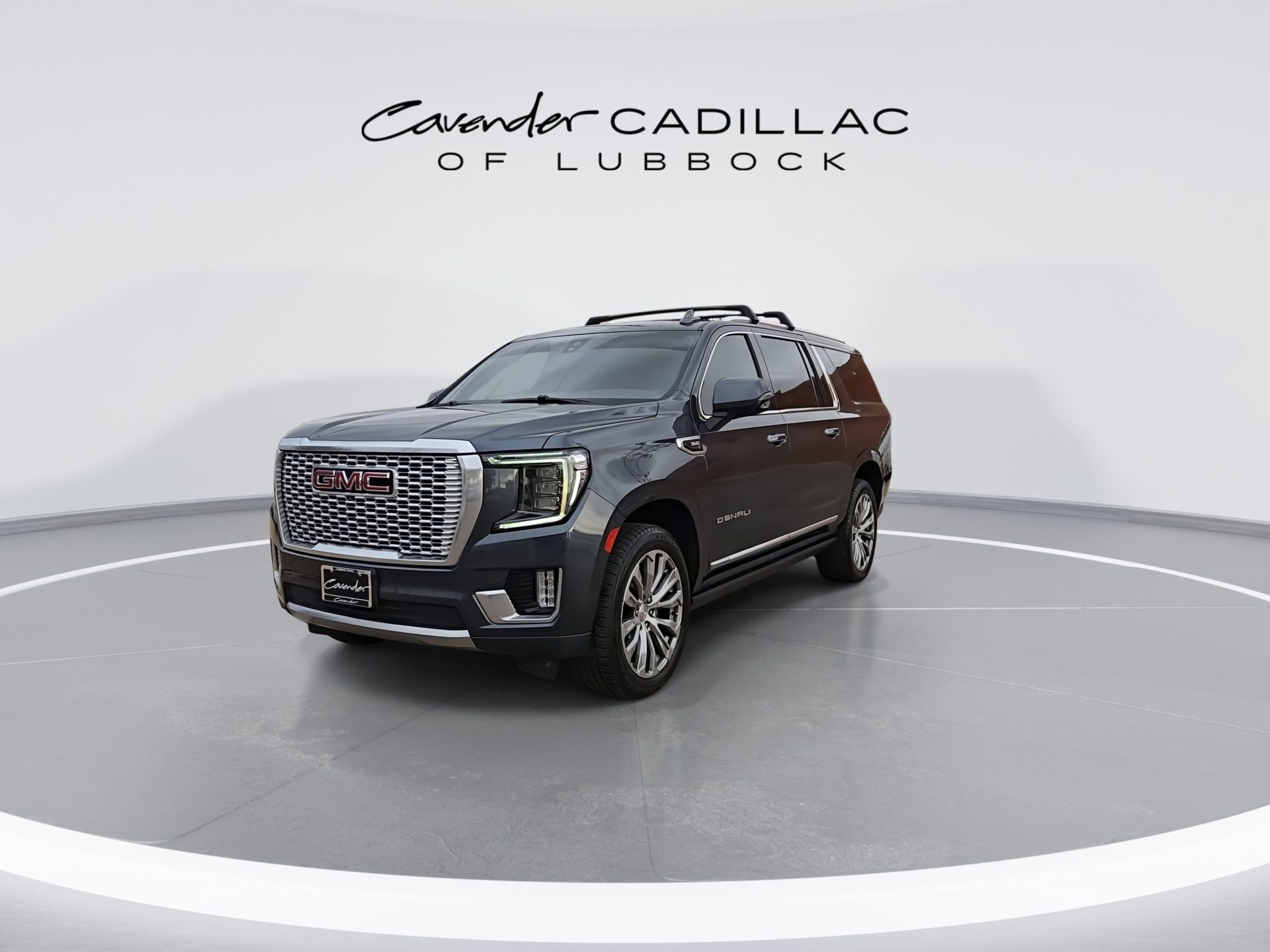 Used 2021 GMC Yukon XL Denali w/ Denali Premium Package AWD/4WD image 3