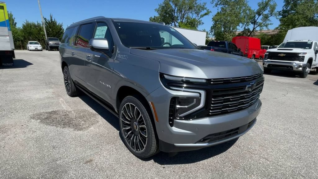 New 2026 Chevrolet Suburban High Country AWD/4WD image 4